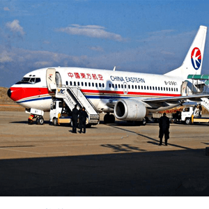 大水泊机场货运航空快运业稳步发展的原因是什么？